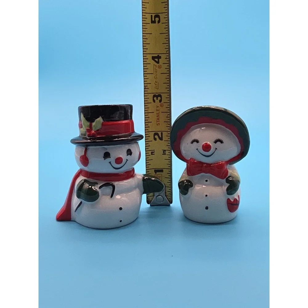 Vintage Hallmark Happy And Merry Salt‎ And Pepper Shakers Merry Christmas